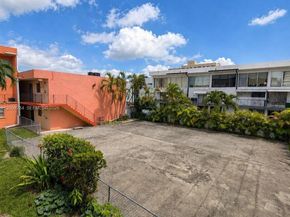 1300 W 47th Pl 218A, Hialeah FL 33012