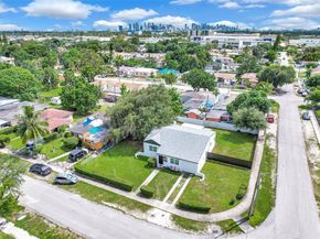 1090 NW 77th St, Miami FL 33150