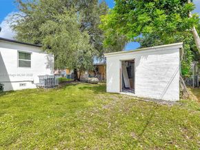 1090 NW 77th St, Miami FL 33150