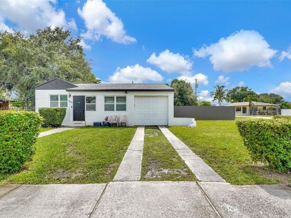 1090 NW 77th St, Miami FL 33150