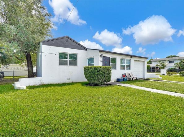 1090 NW 77th St, Miami FL 33150