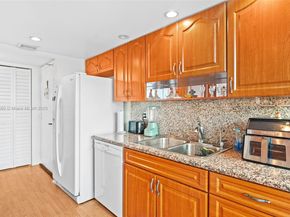 900 Saint Charles Pl 419, Pembroke Pines FL 33026