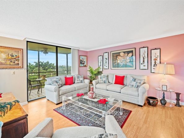 900 Saint Charles Pl 419, Pembroke Pines FL 33026