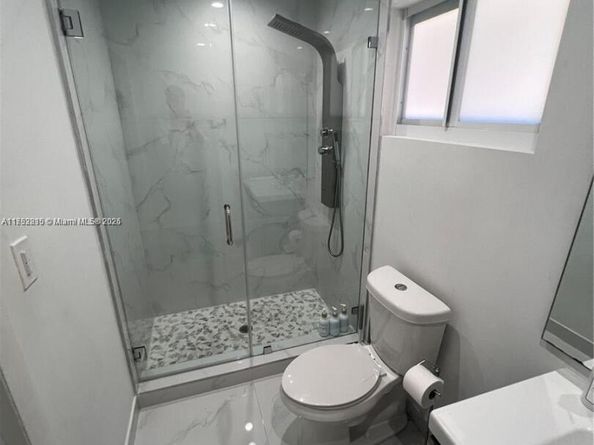700 NW 9th Ct, Hallandale Beach FL 33009
