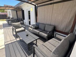 700 NW 9th Ct, Hallandale Beach FL 33009