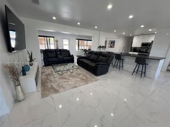 700 NW 9th Ct