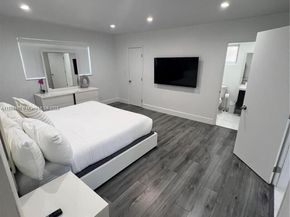 700 NW 9th Ct, Hallandale Beach FL 33009