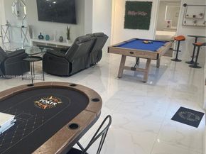 700 NW 9th Ct, Hallandale Beach FL 33009