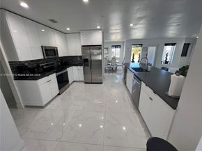 700 NW 9th Ct, Hallandale Beach FL 33009