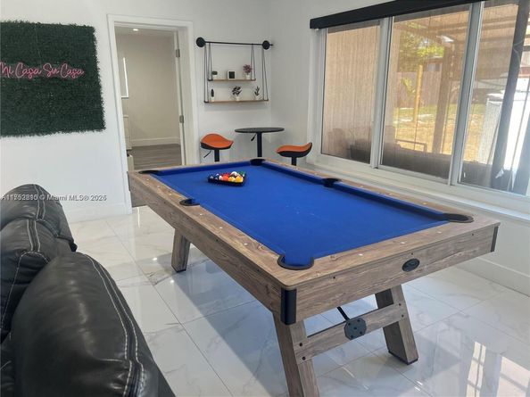 700 NW 9th Ct, Hallandale Beach FL 33009