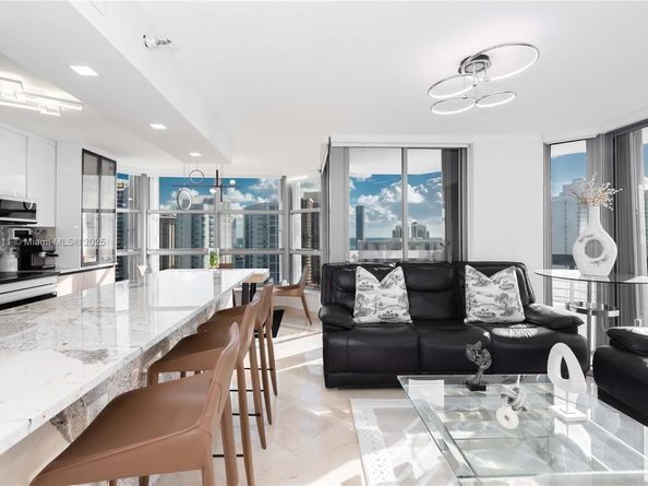 3500 Mystic Pointe Dr 2206, Aventura FL 33180