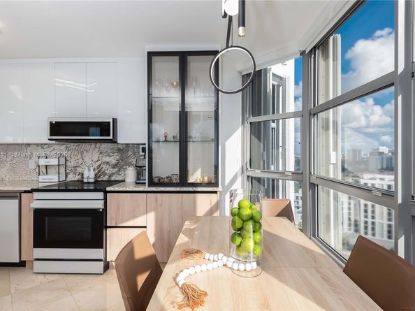 3500 Mystic Pointe Dr 2206, Aventura FL 33180