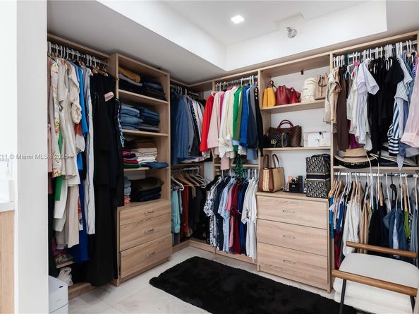 3500 Mystic Pointe Dr 2206, Aventura FL 33180