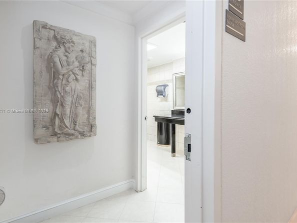 3500 Mystic Pointe Dr 2206, Aventura FL 33180