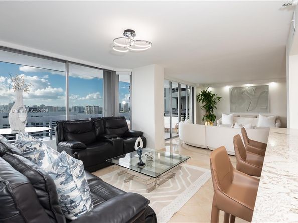 3500 Mystic Pointe Dr 2206, Aventura FL 33180