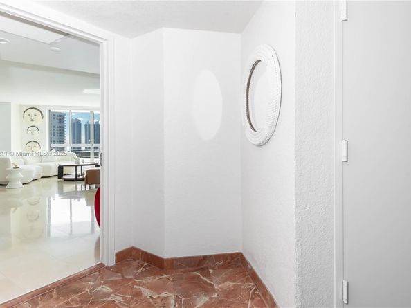 3500 Mystic Pointe Dr 2206, Aventura FL 33180