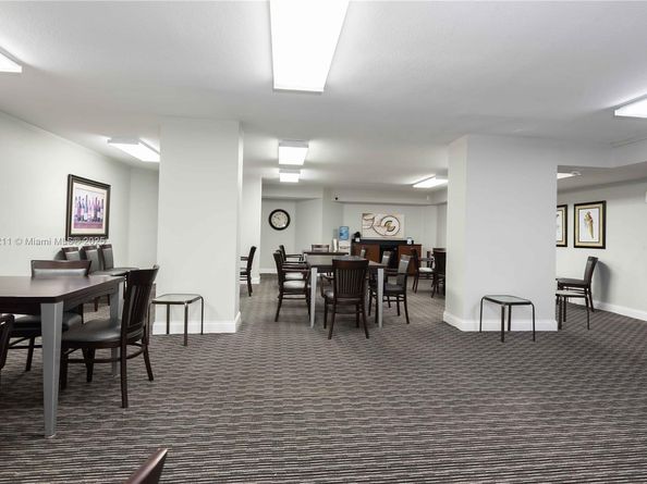 3500 Mystic Pointe Dr 2206, Aventura FL 33180