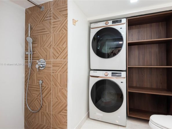 3500 Mystic Pointe Dr 2206, Aventura FL 33180