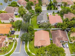 1061 NW 185th Ter, Pembroke Pines FL 33029