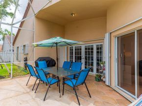 1061 NW 185th Ter, Pembroke Pines FL 33029