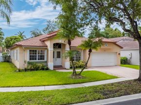 1061 NW 185th Ter, Pembroke Pines FL 33029