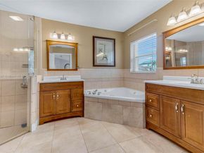 1061 NW 185th Ter, Pembroke Pines FL 33029
