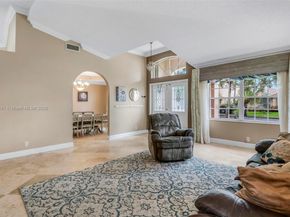 1061 NW 185th Ter, Pembroke Pines FL 33029