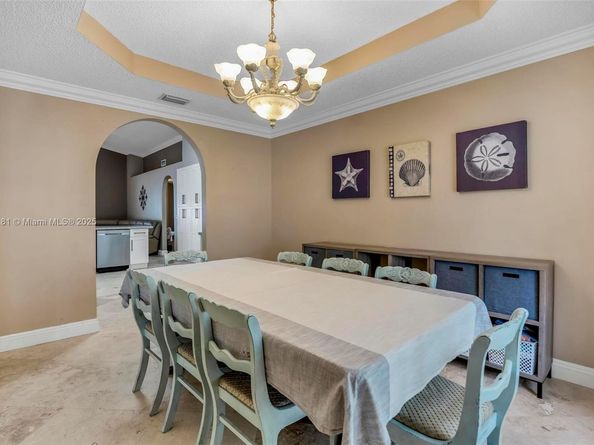 1061 NW 185th Ter, Pembroke Pines FL 33029