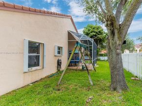 1061 NW 185th Ter, Pembroke Pines FL 33029