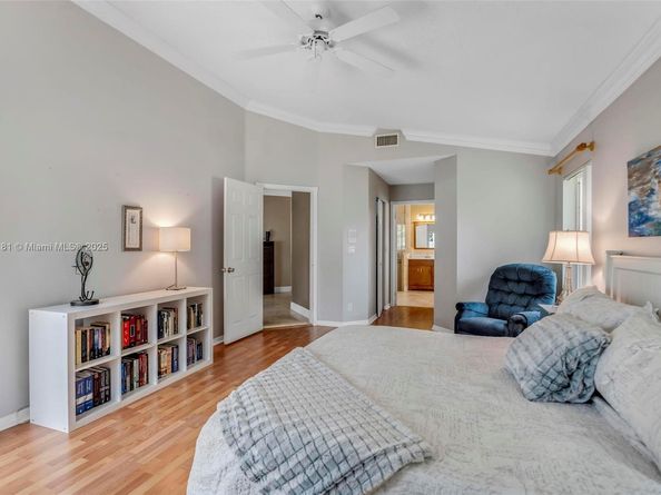 1061 NW 185th Ter, Pembroke Pines FL 33029