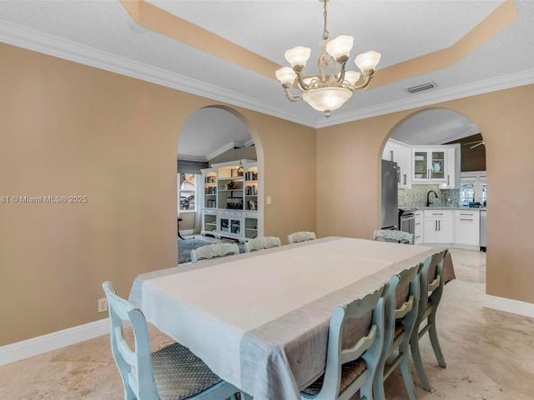 1061 NW 185th Ter, Pembroke Pines FL 33029
