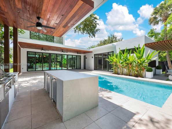 941 NE 92nd St, Miami Shores FL 33138