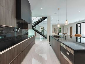 941 NE 92nd St, Miami Shores FL 33138