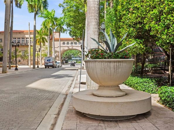 888 S Douglas Rd PH01, Coral Gables FL 33134