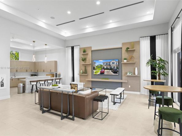 12317 NW 23rd Ct, Miami FL 33167