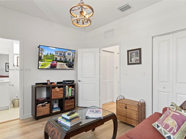 12317 NW 23rd Ct, Miami FL 33167