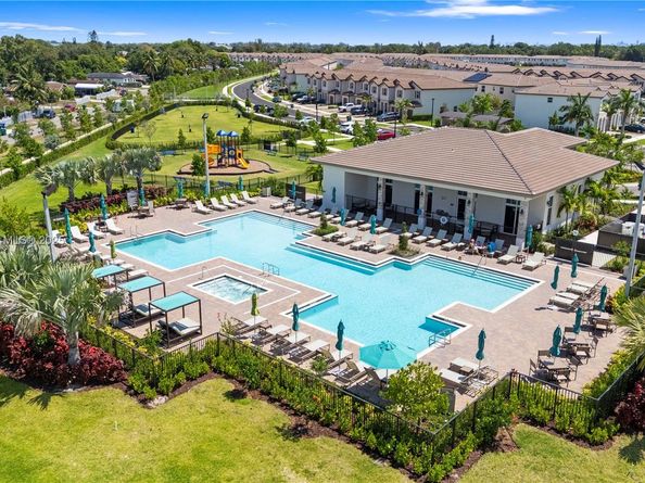 12317 NW 23rd Ct, Miami FL 33167