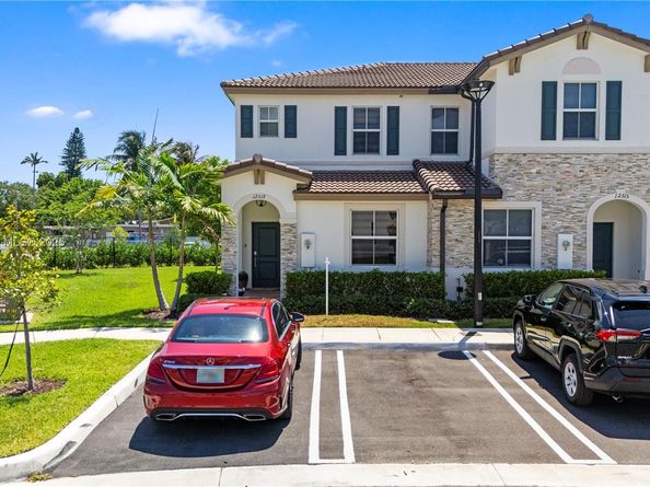 12317 NW 23rd Ct, Miami FL 33167