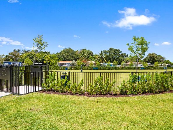 12317 NW 23rd Ct, Miami FL 33167