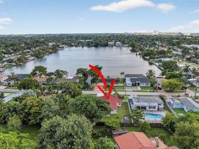 2500 NE 209th Ter, Miami FL 33180