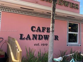 2500 NE 209th Ter, Miami FL 33180