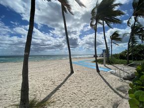 2500 NE 209th Ter, Miami FL 33180