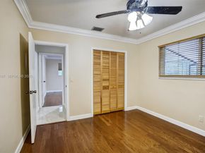 2500 NE 209th Ter, Miami FL 33180