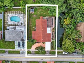 2500 NE 209th Ter, Miami FL 33180