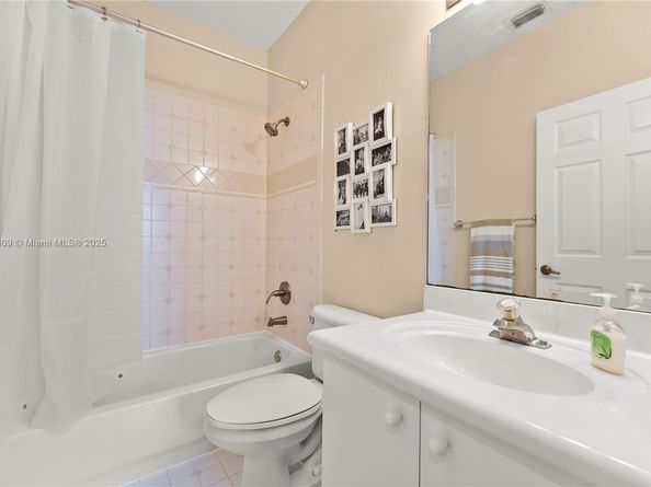 3482 Coco Lake Dr, Coconut Creek FL 33073