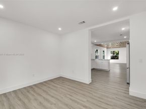 30 SW 7th St, Hallandale Beach FL 33009