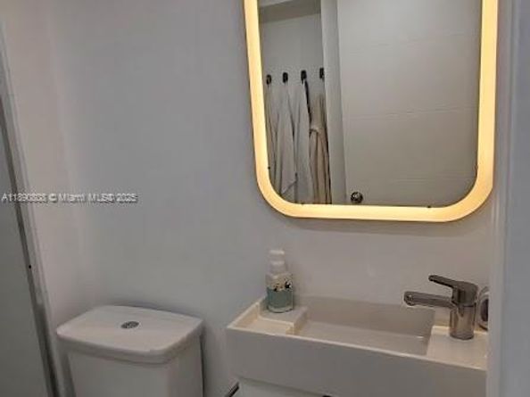 1351 NE Miami Gardens Dr 202E, Miami FL 33179