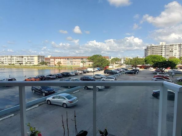 1351 NE Miami Gardens Dr 202E, Miami FL 33179