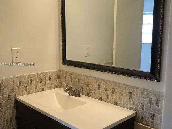 3309 Acapulco Dr, Miramar FL 33023