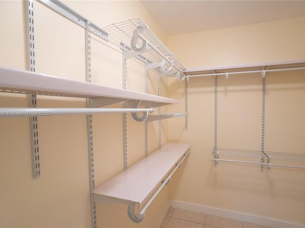 5050 NW 7th St 309, Miami FL 33126